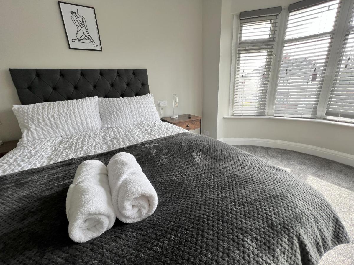 Kim Family Holiday Get-Away 4 Bedrooms 2 Baths แบล็คพูล ภายนอก รูปภาพ