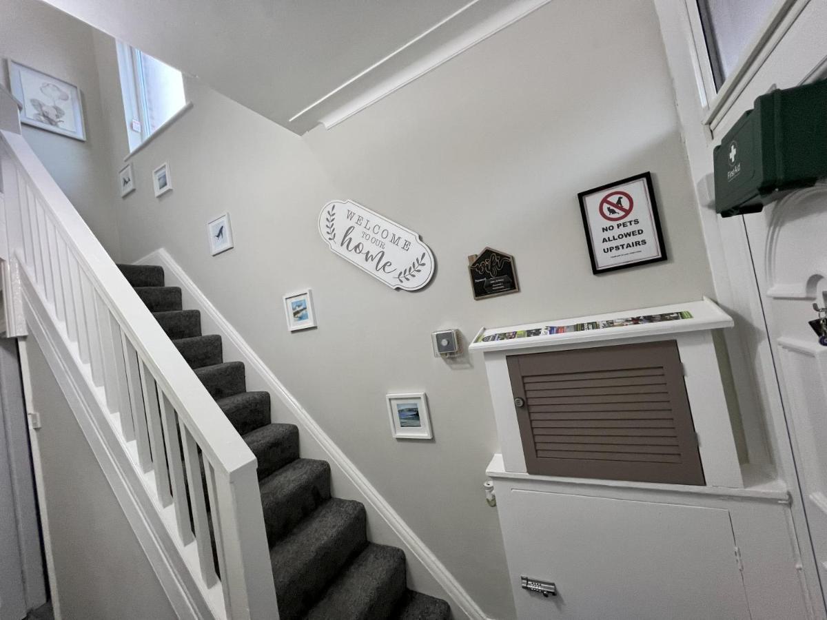 Kim Family Holiday Get-Away 4 Bedrooms 2 Baths แบล็คพูล ภายนอก รูปภาพ